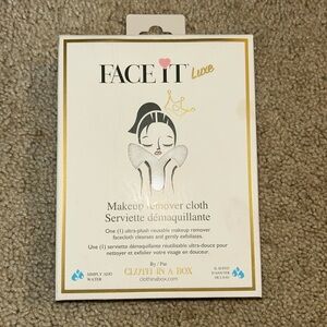 Face it Lux Makeup Remover cloth. Never used.